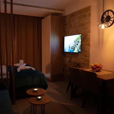 Larisa Apartment