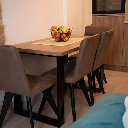Appartement Larisa *
